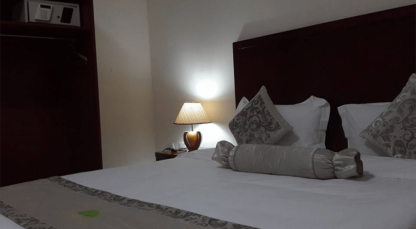 jazeera-palace-hotel-deluxe-suite-min